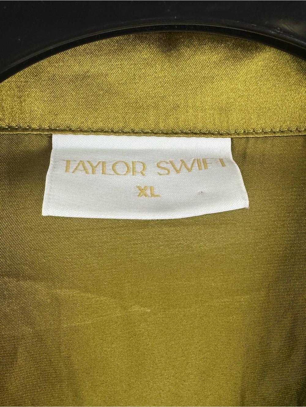Official Taylor Swift Fearless (Taylor's Version) Gold Satin Pajama Set XL - Picture 2 of 13